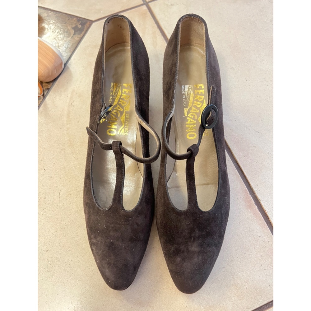 Vintage Salvatore Ferragamo Women's Brown Suede Kitten Heels